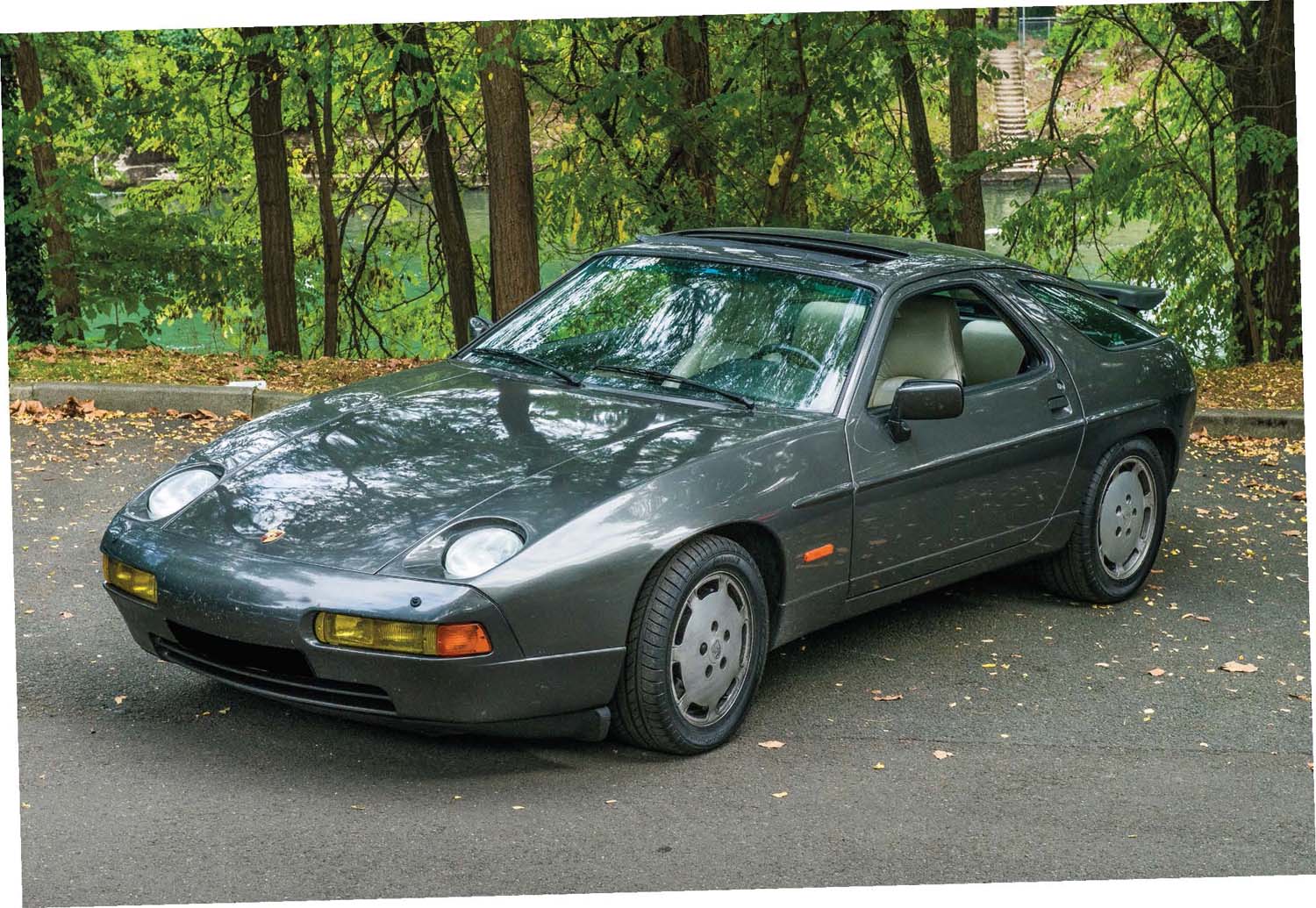 PORSCHE 928 S4
