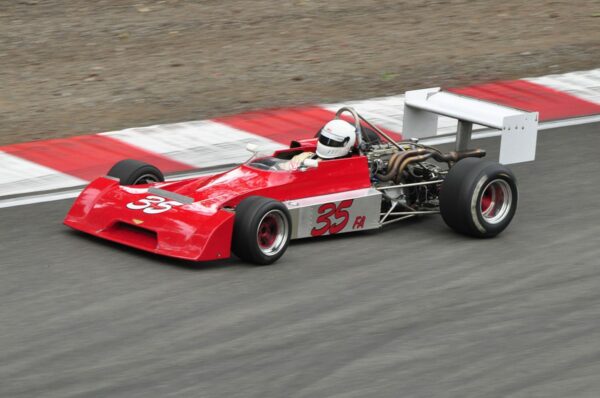 CHEVRON B27 FORMULE 2