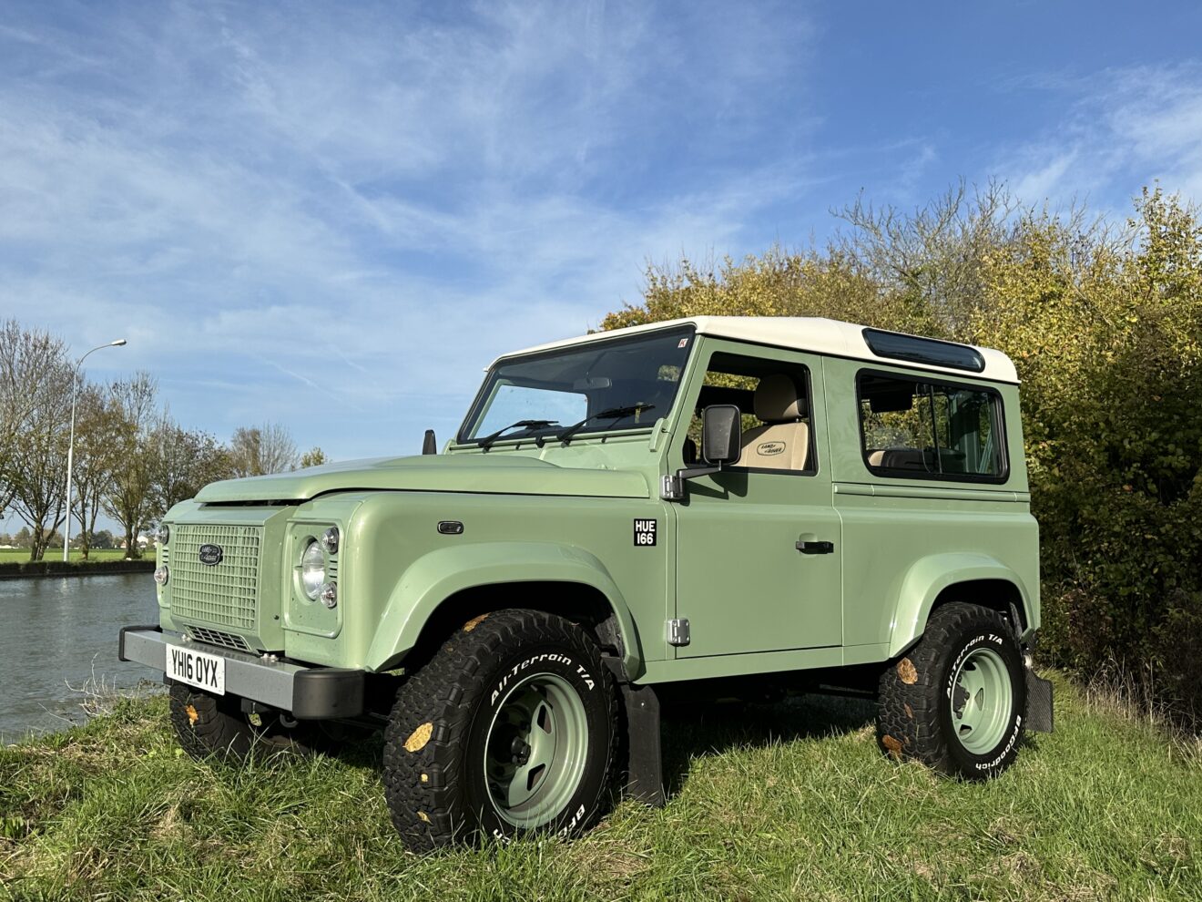 LAND ROVER HERITAGE KAHN DESIGN