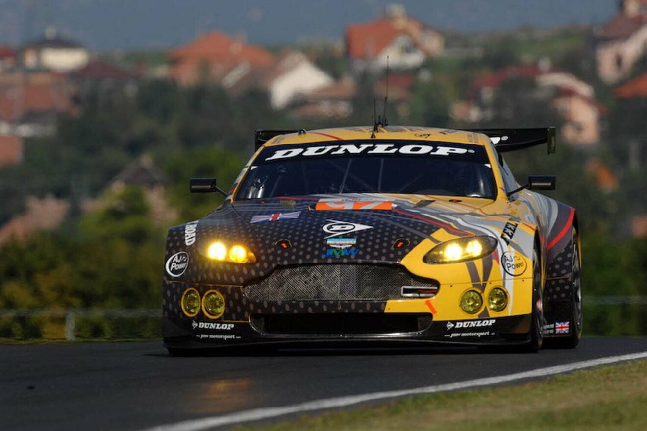 Ex-JMW ＂Dunlop＂ Aston Martin Vantage GT2