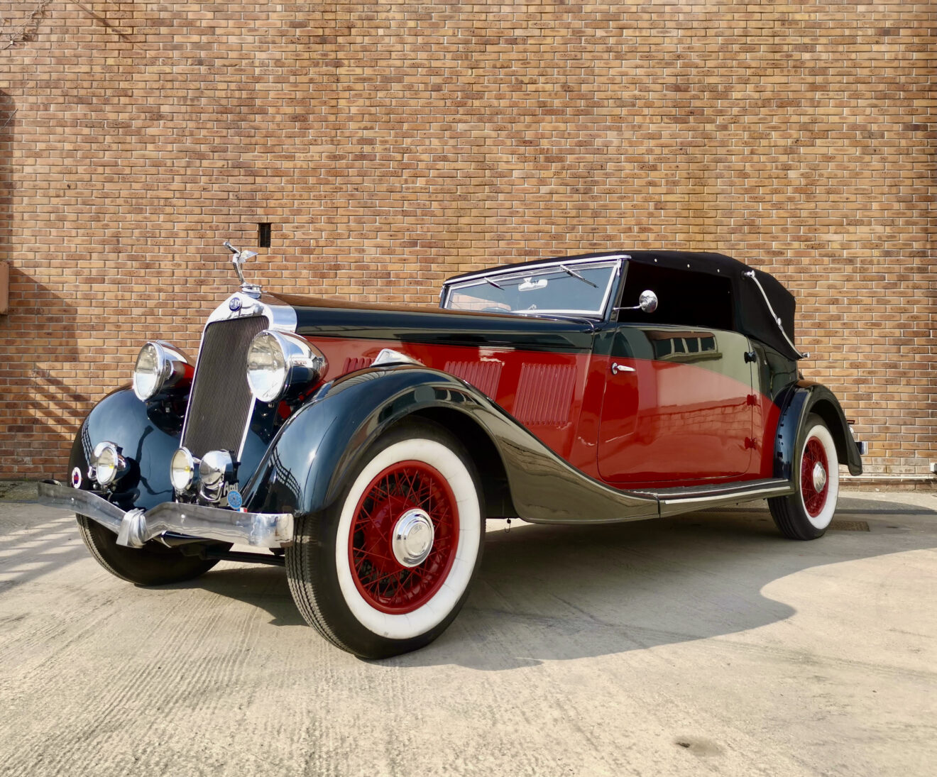 DELAGE D8 CABRIOLET 4 PLACES PAR CHAPRON 1934