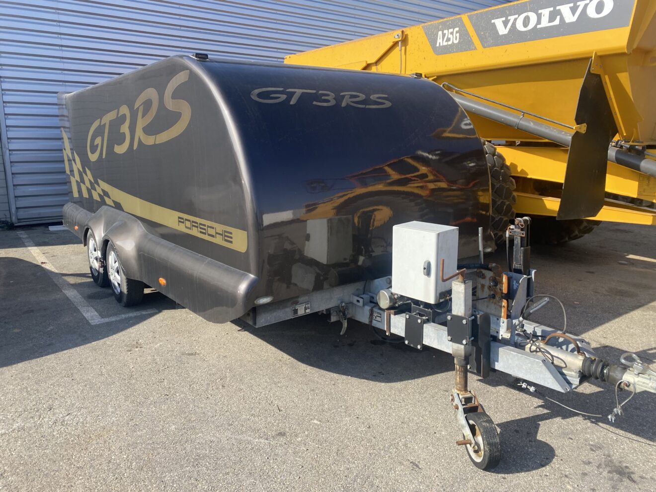 REMORQUE PORTE VOITURE COUVERTE