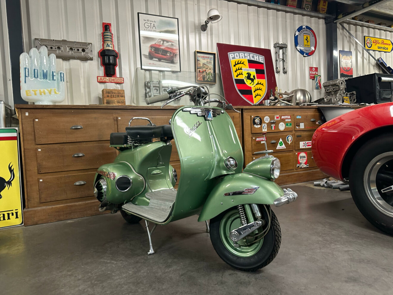 VESPA 125 FARO BASSO VACANZE ROMANE 1951 CONCOURS.